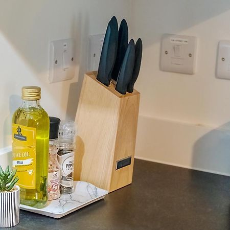 Luton Modern Serviced Accommodation For Contractors, Relocators, Professionals, Tourists And Students - Akugi Homes Exteriör bild