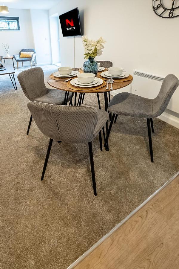 Luton Modern Serviced Accommodation For Contractors, Relocators, Professionals, Tourists And Students - Akugi Homes Exteriör bild