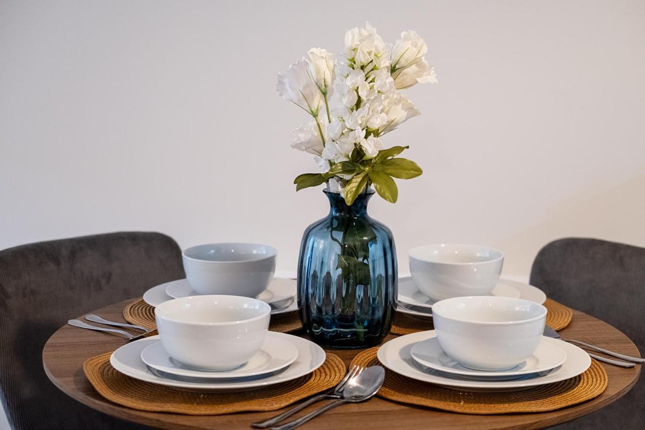 Luton Modern Serviced Accommodation For Contractors, Relocators, Professionals, Tourists And Students - Akugi Homes Exteriör bild