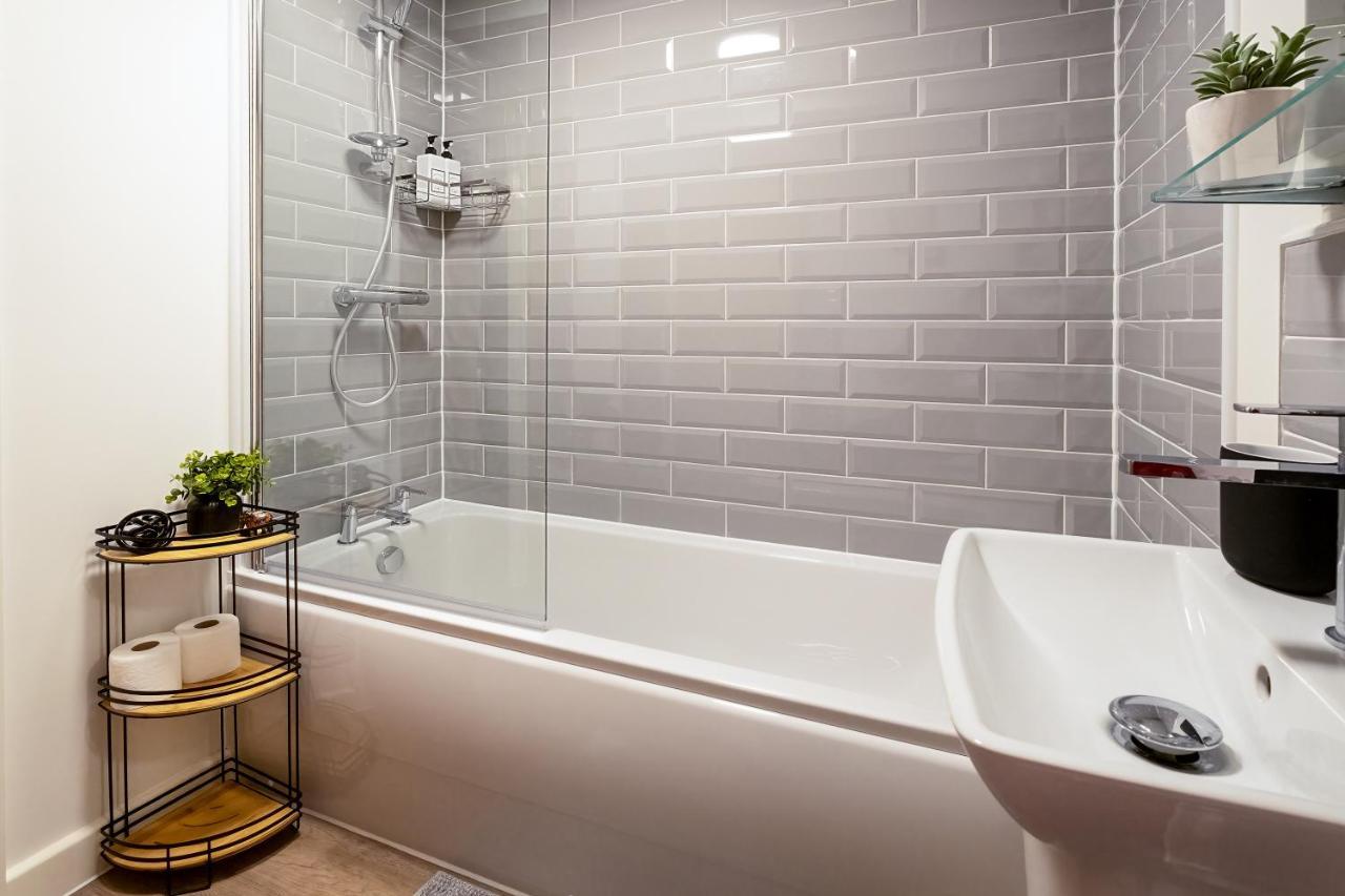 Luton Modern Serviced Accommodation For Contractors, Relocators, Professionals, Tourists And Students - Akugi Homes Exteriör bild