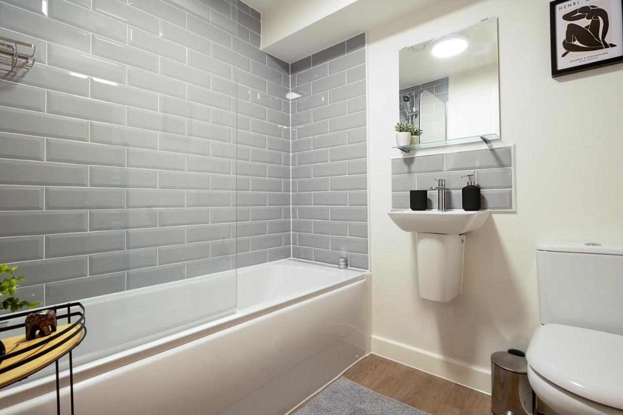 Luton Modern Serviced Accommodation For Contractors, Relocators, Professionals, Tourists And Students - Akugi Homes Exteriör bild