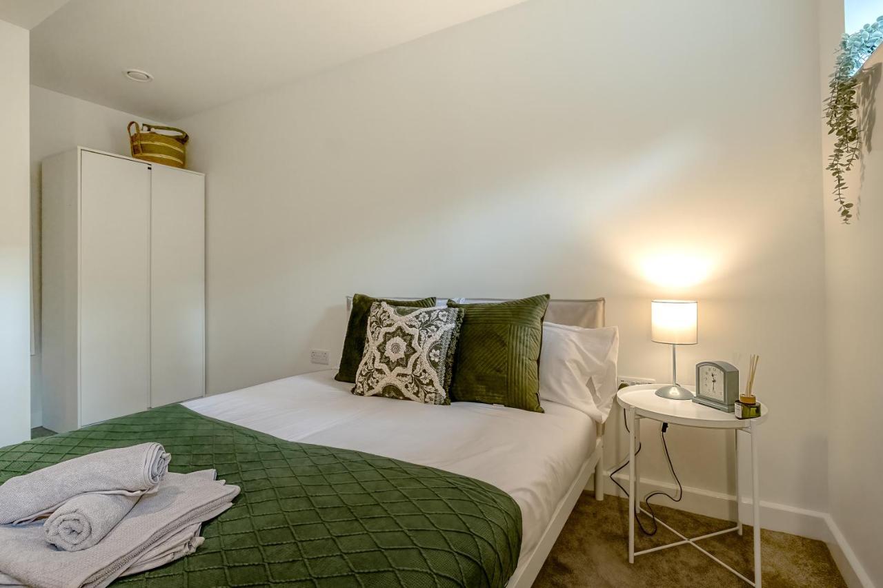 Luton Modern Serviced Accommodation For Contractors, Relocators, Professionals, Tourists And Students - Akugi Homes Exteriör bild