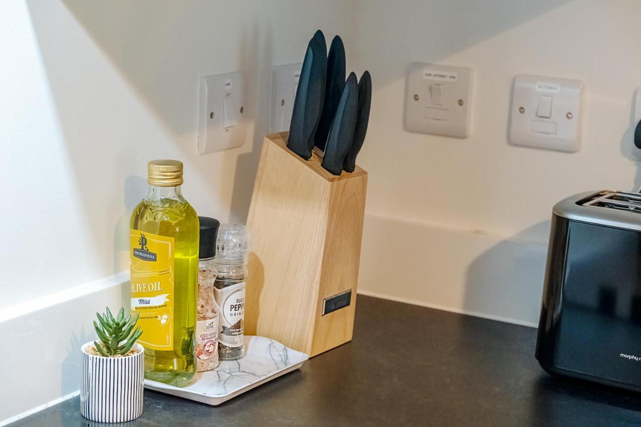 Luton Modern Serviced Accommodation For Contractors, Relocators, Professionals, Tourists And Students - Akugi Homes Exteriör bild